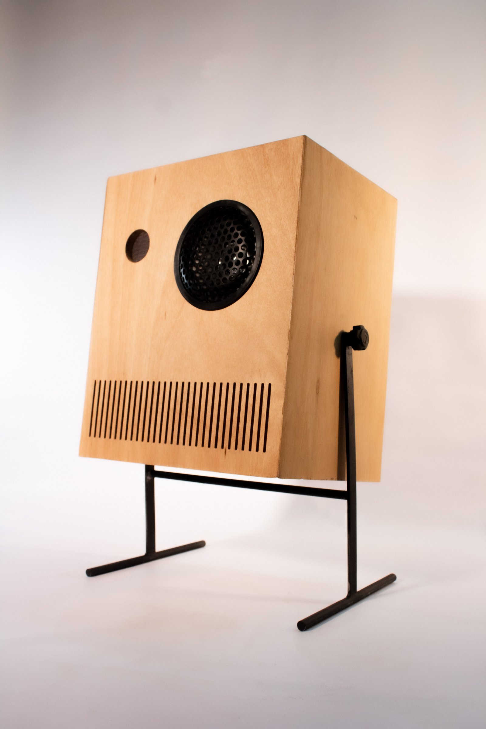 Parlante Bauhaus reconstruido